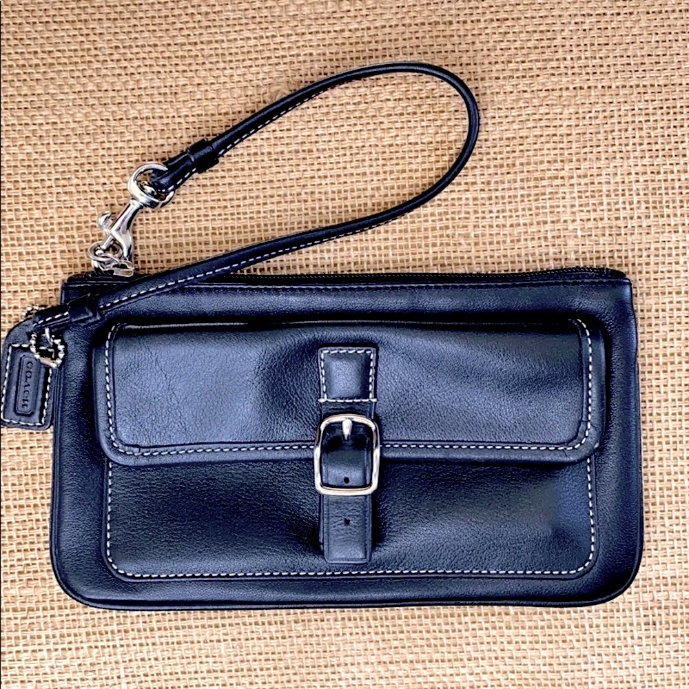 🌟PReduced💥💯 Authentic Coach Leather wristlet